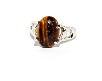 Ring with tiger eye