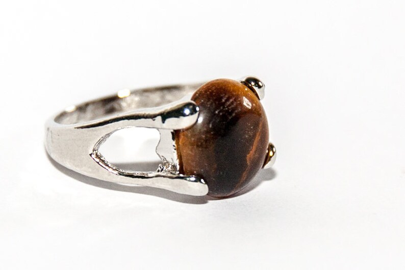 Ring with tiger eye image 2