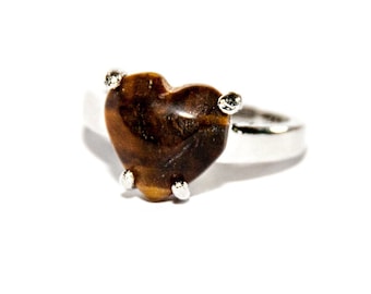 Ring with tiger eye