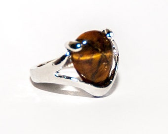 Ring with tiger eye