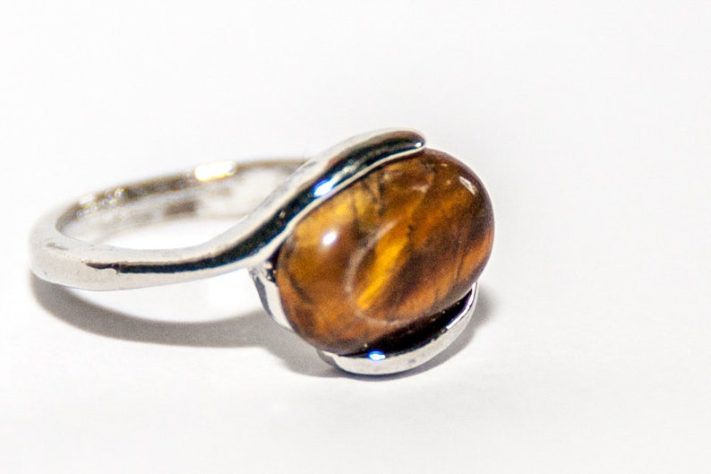Ring with tiger eye image 2