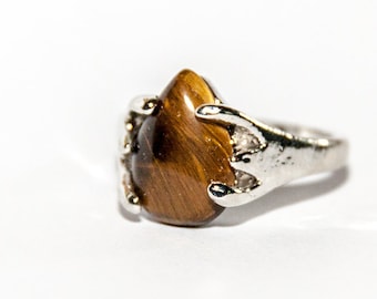 Ring with tiger eye