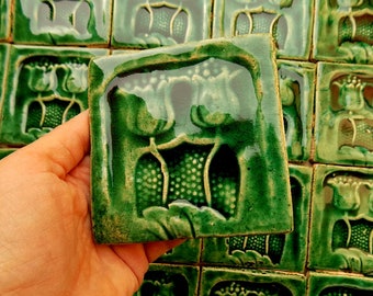 GREEN TULIPS TILES