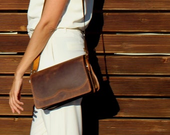 Women's Leather cross body Bag, Everyday saddle bag, rustic bag handmade in Greece