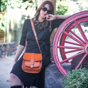 Cross Body Bag Damentasche, Ledertasche, Schultertasche, handgefertigte Ledertasche, Elegante Ledertasche, Ledersatteltasche, Made in Griechenland