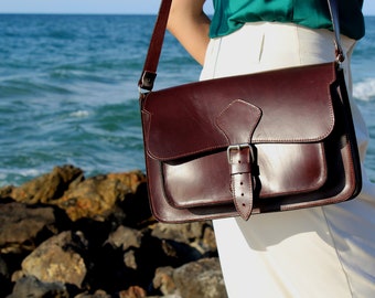 Satchel messenger handmade leather bag, Courier Cross Body or Shoulder bag, Handmade in Greece