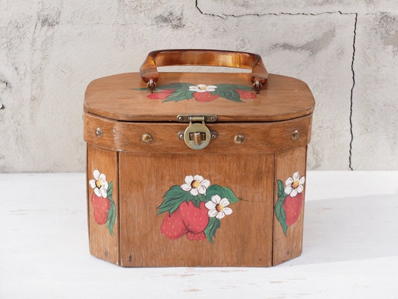 Box Purse / Strawberry / Strawberry Bag / Wooden H