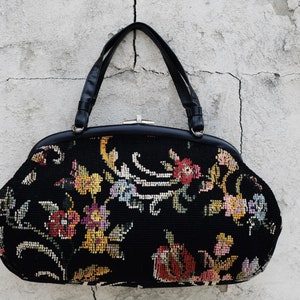Vintage Purse / Vintage Handbag / Needlepoint / Vintage Bag / Vintage Needlepoint / Needlepoint Purse / Needlepoint Bag / Tapestry Purse
