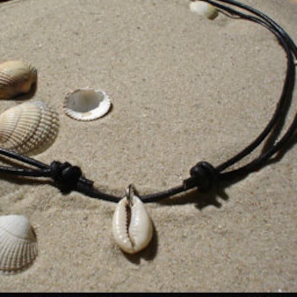 Kauri shell amulet