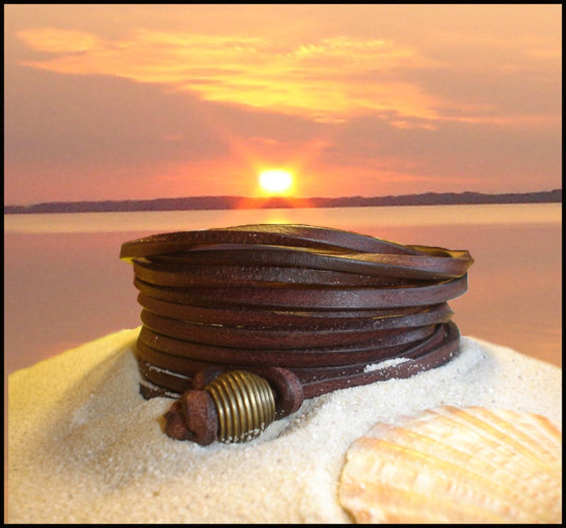 WIDE LEDERARMBAND with spiral wire bead