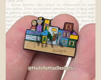 Children's Bookshelf - 1" Enamel Pin - Bookshelves for Bibliophiles Literary Themed Flair Lapel Pin for Readers