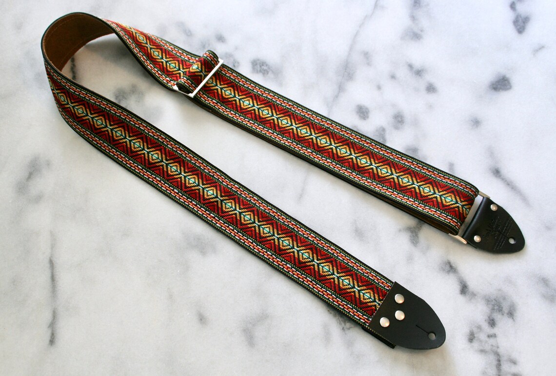 Vintage 60s Red 'Marley' Hippie Guitar - Camera - Bag Strap, foto 3 di 5
