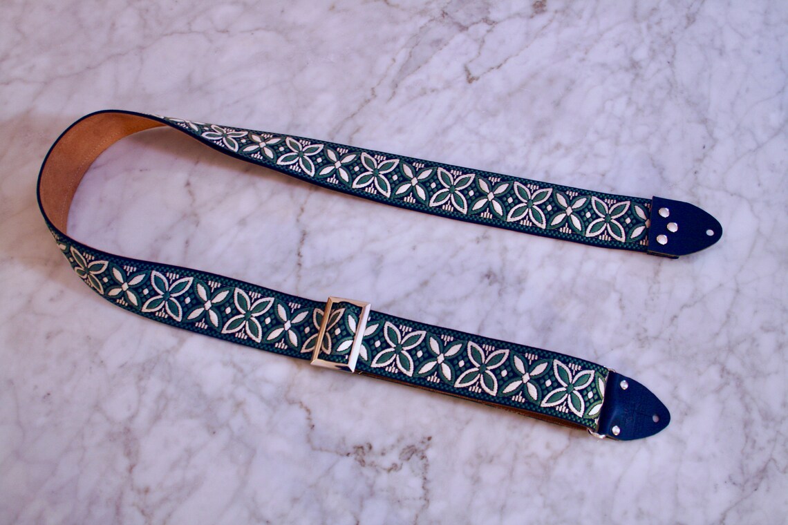 Vintage 60s Forest Green 'Beck' Hippie Guitar - Camera - Bag Strap, foto 3 di 5