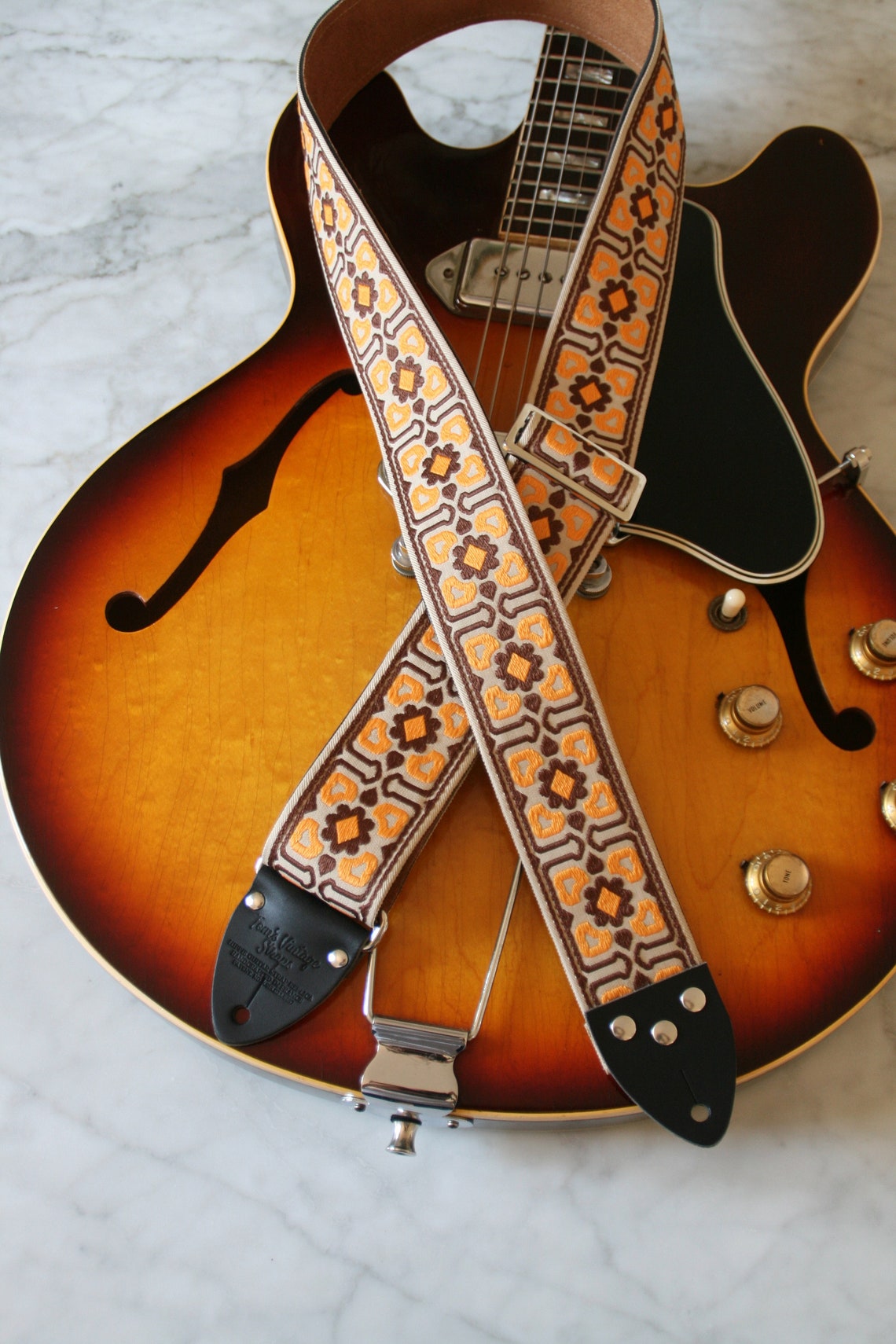 Vintage 60s Beige 'Quattuor' Hippie Guitar - Camera - Bag Strap, foto 4 di 5
