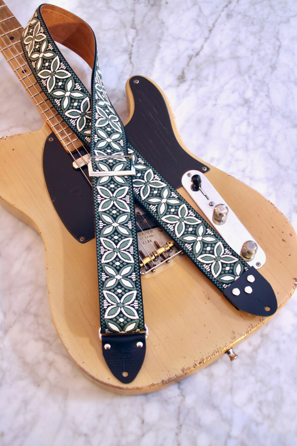Vintage 60s Forest Green 'Beck' Hippie Guitar - Camera - Bag Strap, foto 4 di 5