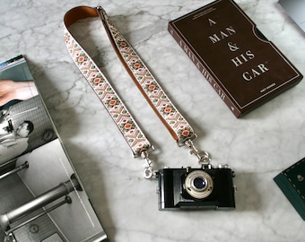 Vintage White 60s 'Inca' Hippie Camera - Bag Strap