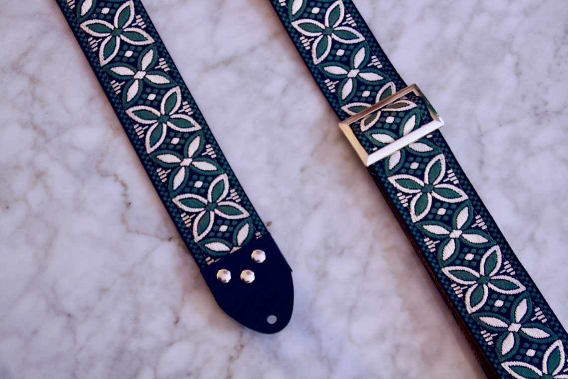 Vintage 60s Forest Green 'Beck' Hippie Guitar - Camera - Bag Strap, foto 2 di 5