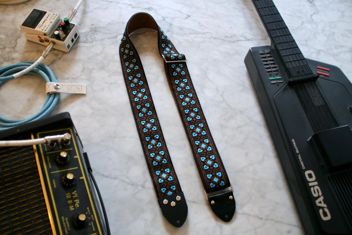 Vintage 60s Azur 'Quattuor' Hippie Guitar - Camera - Bag Strap, foto 1 di 5