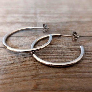 Gold, Silver, 30mm Hoop Earrings * Hypoallergenic, Silver, Gold, 1 Pair, Suitable for Allergy Sufferers, Surgical Stainless Steel, Suitable for Sleep and Shower