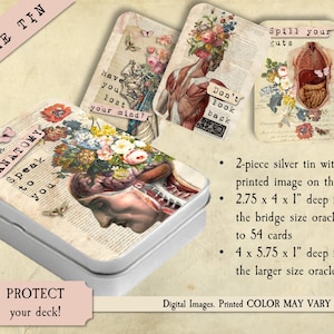 K&ouml;nnte beinhalten: Eine silberne Dose mit einem gedruckten Bild einer menschlichen Anatomie mit Blumen darauf. Die Dose ist 7 cm x 10 cm x 2,5 cm tief und f&uuml;r die Aufbewahrung von Orakelkarten konzipiert. Der Text auf der Dose lautet "Lass deine Anatomie zu dir sprechen".