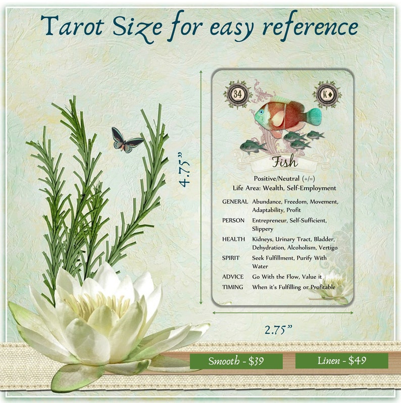 Puede incluir: Carta de tarot con una ilustraci&oacute;n de un pez y el texto "Fish" en una fuente decorativa. La carta mide 2,75 pulgadas de ancho y 4,75 pulgadas de alto. La carta est&aacute; disponible en dos acabados: liso y lino.