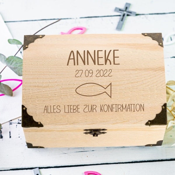 Schatztruhe Alles Liebe zur Konfirmation | Motiv Fisch | Personalisiert mit Namen | Geschenk als Erinnerung zur Konfirmation |