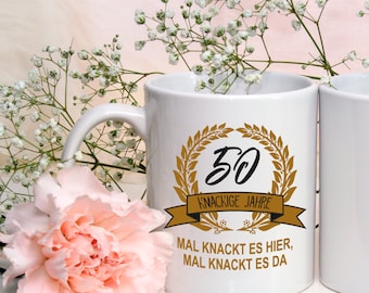 Weiße Tasse "Knackige Jahre" (50 Jahre) -  Geschenkidee für den runden Geburtstag - Geschenk Geburtstag Fünfzig runder Geburtstag