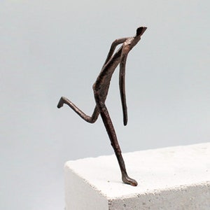 Bronze figure "Runner 1"