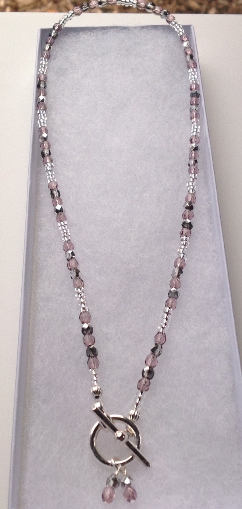 Dusky pink and silver Preciosa crystal toggle clasp necklace. With black card gift box. image 6