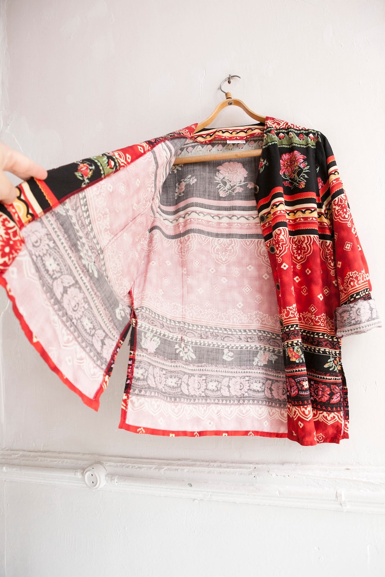 90s Floral Blouse Size M Womens Red Ethnic Rayon Blouse Long Sleeve Tapestry Top Oriental Top Slitted Blouse Patterned Festival Overshirt