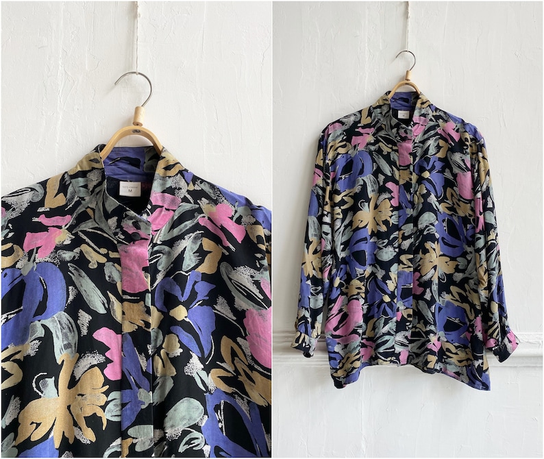 90s Oversize Blouse size M Black Floral Rayon Long Sleeve Hidden Button Closure Abstract Print Overshirt Patterned Wide Sleeves Top