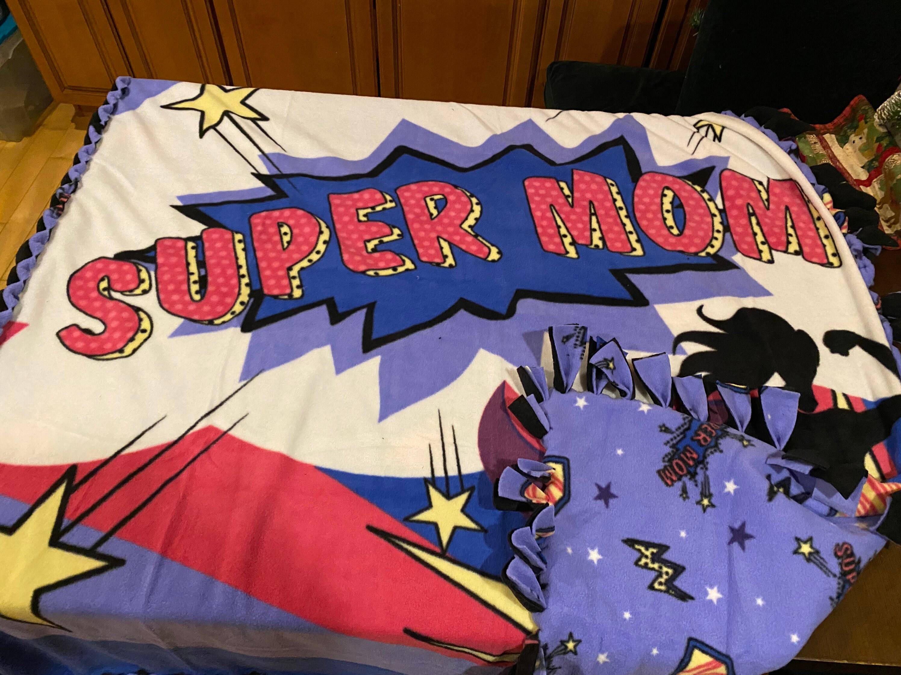 Super Mom fleece blanket perfect holiday gift for that special mom in