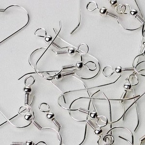 Crochet d’oreille hameçon de poisson argenté plumes d’oreille brisures 20 pcs