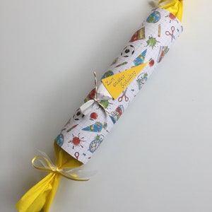 Geschenkrolle Motivkarton, Gastgeschenk, Geldgeschenk Einschulung, Schulanfang, Mitbringsel, für Süßigkeiten, Geld oder Sonstiges