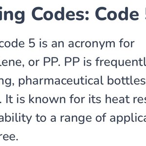 Peut inclure: Texte sur fond blanc : "Codes de recyclage : Code 5 PP". Le texte explique que le code de recyclage 5 est un acronyme de polypropyl&egrave;ne, ou PP, utilis&eacute; dans les emballages, les bouteilles et les contenants alimentaires. Il est sans BPA.