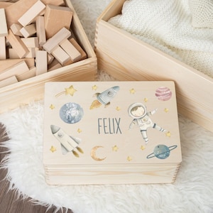 Personalisierte Erinnerungskiste | Holzkiste | Aufbewahrungskiste | Austronaut Weltall| Erinnerungsbox Baby Taufe Geburtstag | Holzkiste |