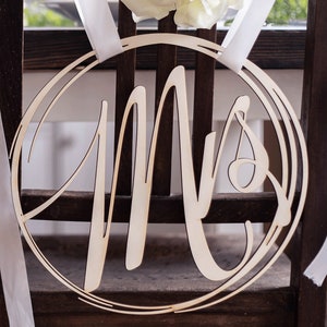 Bouclier de chaise Guirlande de chaise pour le mariage 'Mr. & Mrs.' Décoration murale en bois image 4