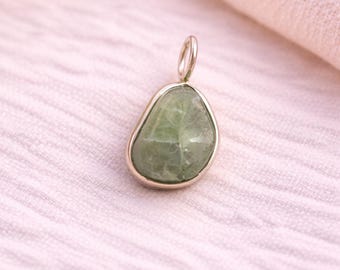 Peridot Pendant – Minimalist Green Gemstone Charm in Sterling Silver