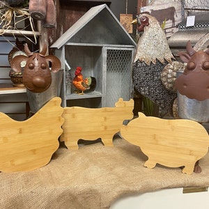 Animal Cutting Board, Personalize, Customize, Engrave, Pig, Chicken, Cow- Unique gift for farm lovers- Rustic charm with a personal touch