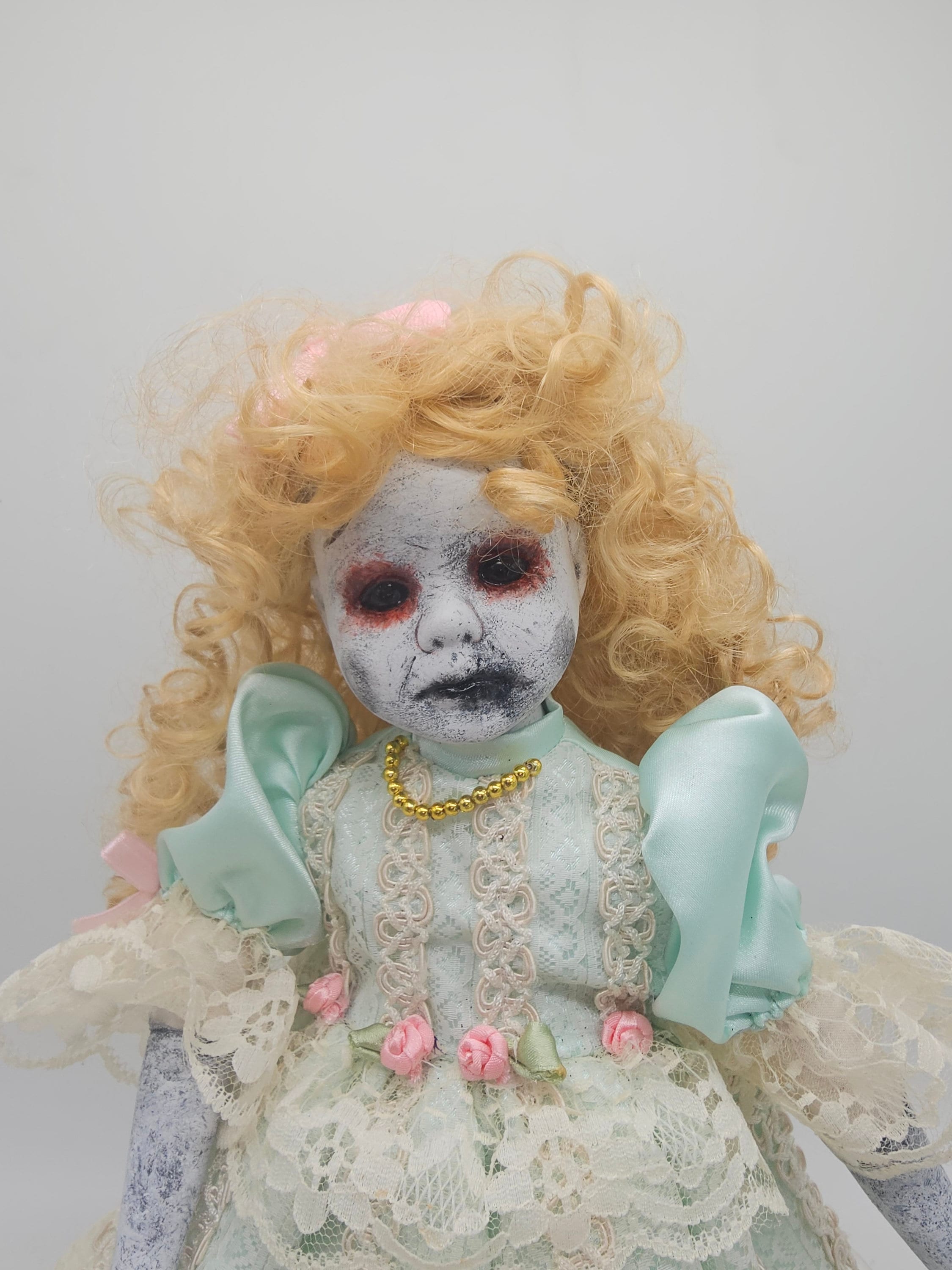 Bambola raccapricciante bambole spaventose bambola goth