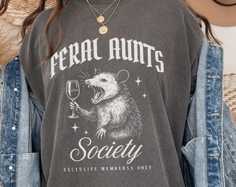 Chemise de la société des tantes sauvages, t-shirt graphique exclusif aux membres uniquement, chemise tante, t-shirt tante, chemise chrétienne, chemise tante raton laveur, tante sauvage