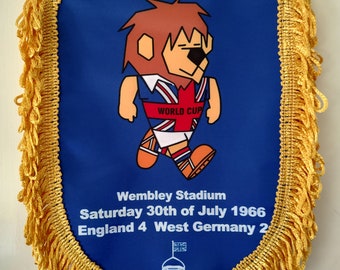 World Cup Willie 1966 World Cup Final Commémorative Fanion, Taille 10" x 12.5"