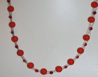 Kette Halskette Collier Perlenkette rot Polaris-Effekt Kristall Matte Perlen Preciosa