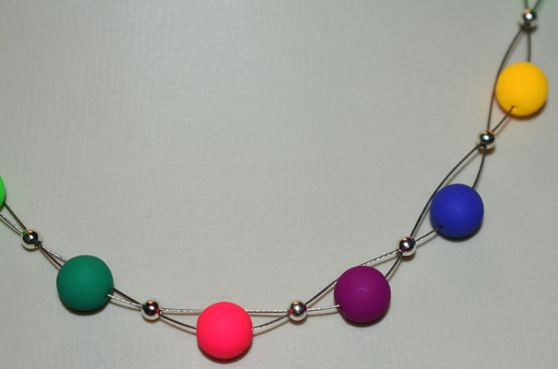 Perlenkette Kette Halskette Collier Regenbogenkette Regenbogen Neon Böhmische Perlen Seidenglas Samtglas Muttertag Hochzeit Geschenk Bild 3