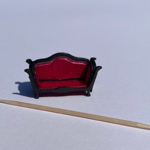 1/48th kit gothic sofa, quarter scale