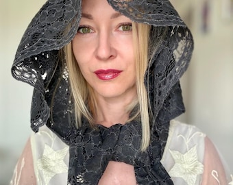 Cuffia-Foulard di Pizzo Nero - Stile Mantilla con Striscia di Velo Staccabile - Gothico Alta Moda Mistero