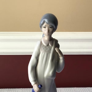 Vintage Casades Porcelain Figurine Of A Girl, Made In Spain, 9 Inches Tall