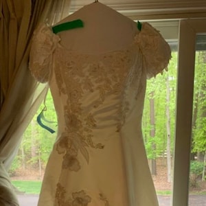Lady Eleanor Wedding Dress RN 84270, Size 14 With Box