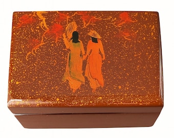 VTG Vietnamese Lacquer Mirrored Box Depicting 2 Ladies In Traditional Dress, 4"L