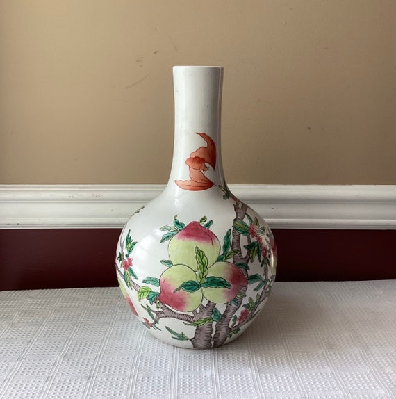 Famille Rose Porcelain Flower Vase - Floral Design Famille Rose Porcelain Flower Vase - Floral Design